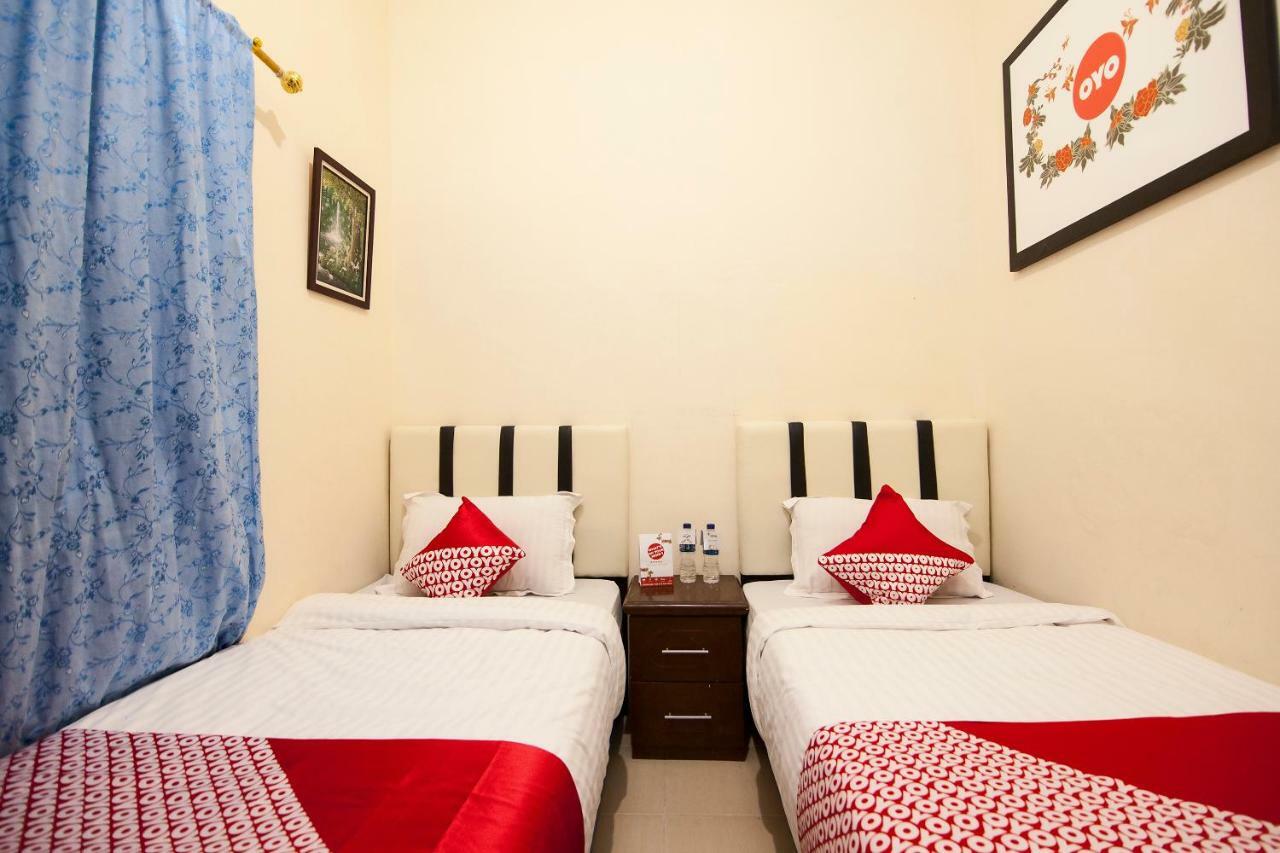 Oyo 719 Penginapan Panatapan Almonsari Resort Siborongborong Buitenkant foto